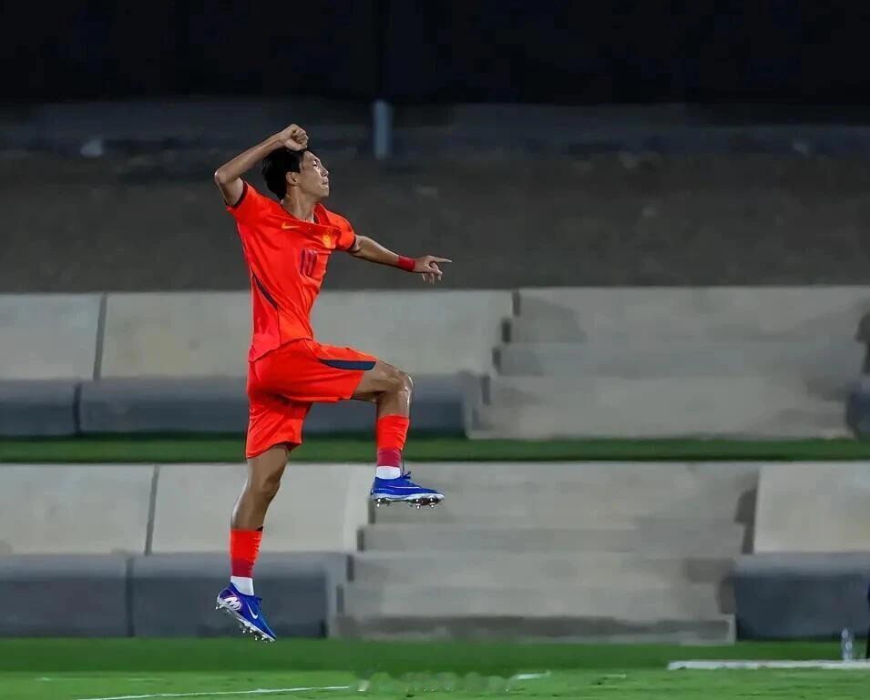 U17亚洲杯决赛中国队2-3惜败日本获亚军，亚足联官网数据显示，中国队中场万项的