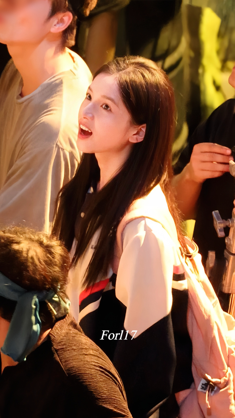 野狗骨头野狗骨头拿什么输。七月已至，静候张婧仪苗靖女神 