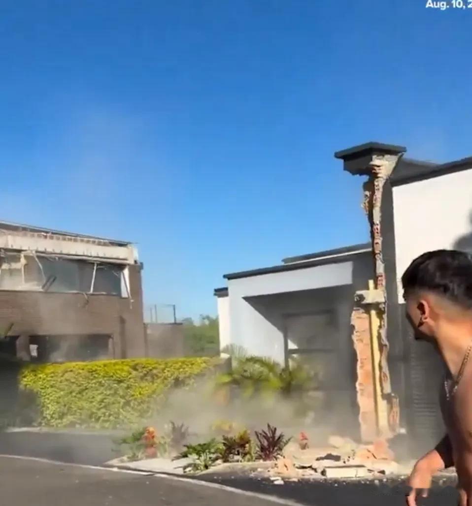 7.4级！哥伦比亚也地震了，7-8月的地质灾害似乎就没有停歇过。

日本熊本和日
