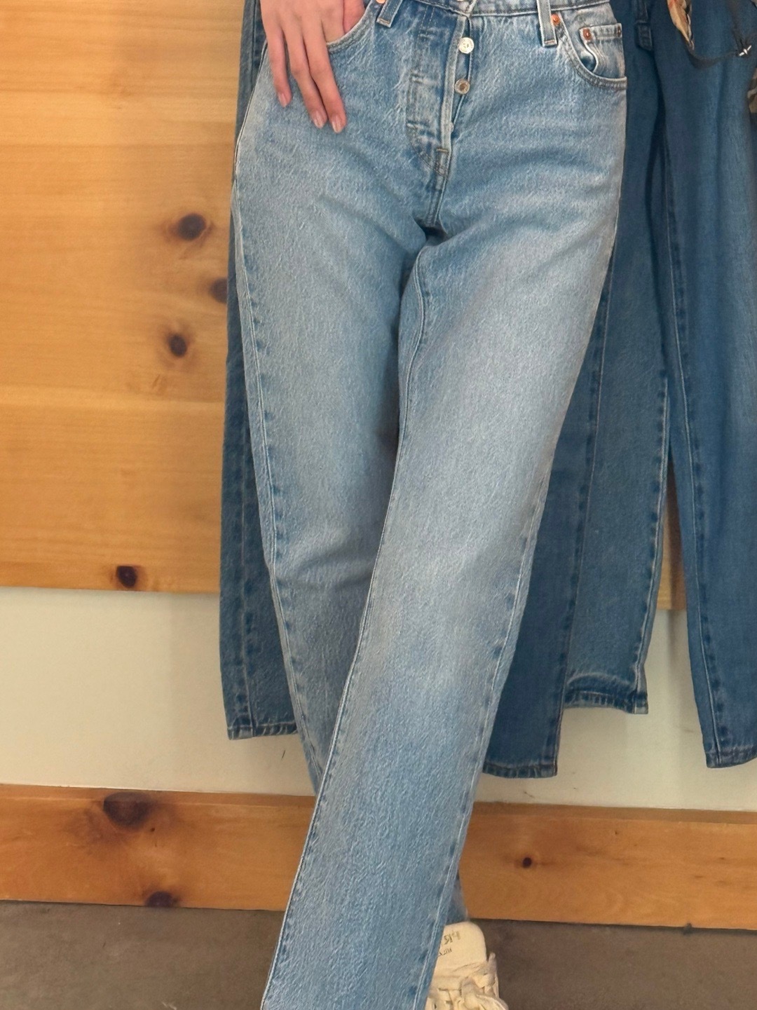 levis 版型超好的两条裤子 穿上秒变清纯女大！！1.501 比第二条长一点点