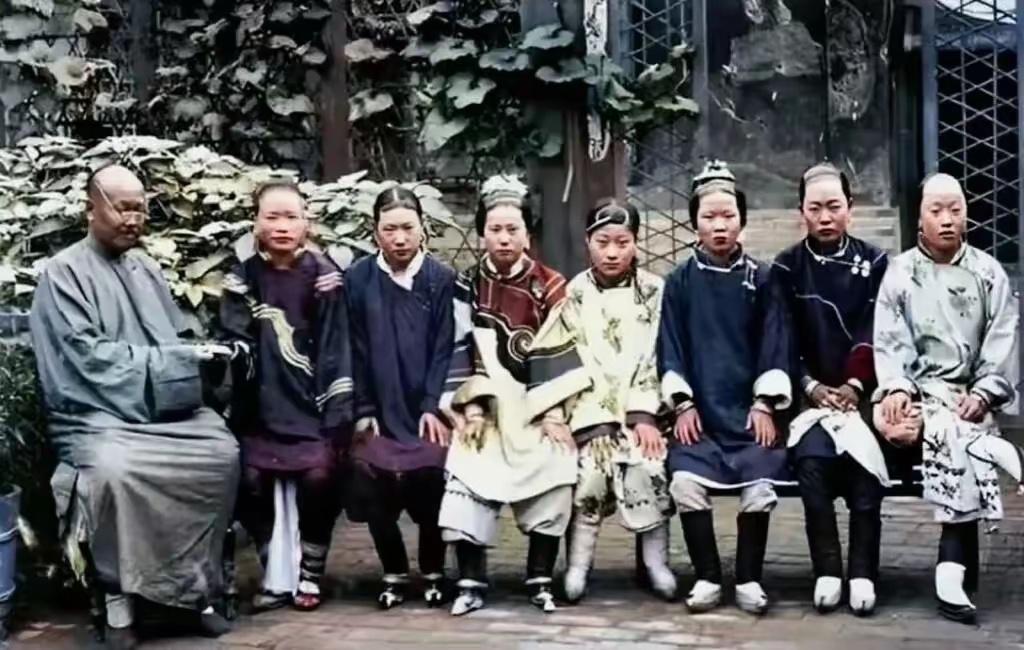 真实的韦小宝，清末男子跟他的七个仙女老婆 