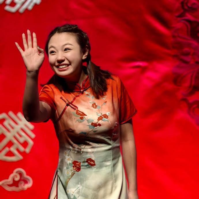 赵芸一因身体原因缺席演出，孙九香带郭霄汉登台！人吃五谷，难免没有不舒服的时候。身