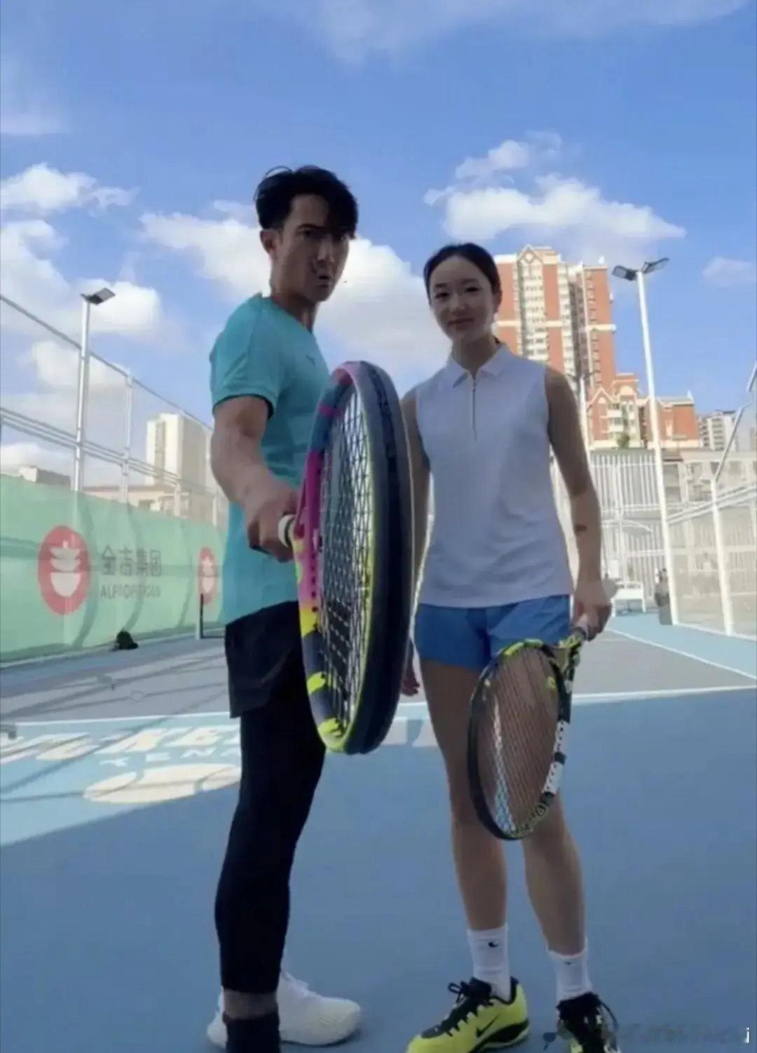 吴尊女儿近照曝光，16岁出落亭亭玉立，颜值很高！ 