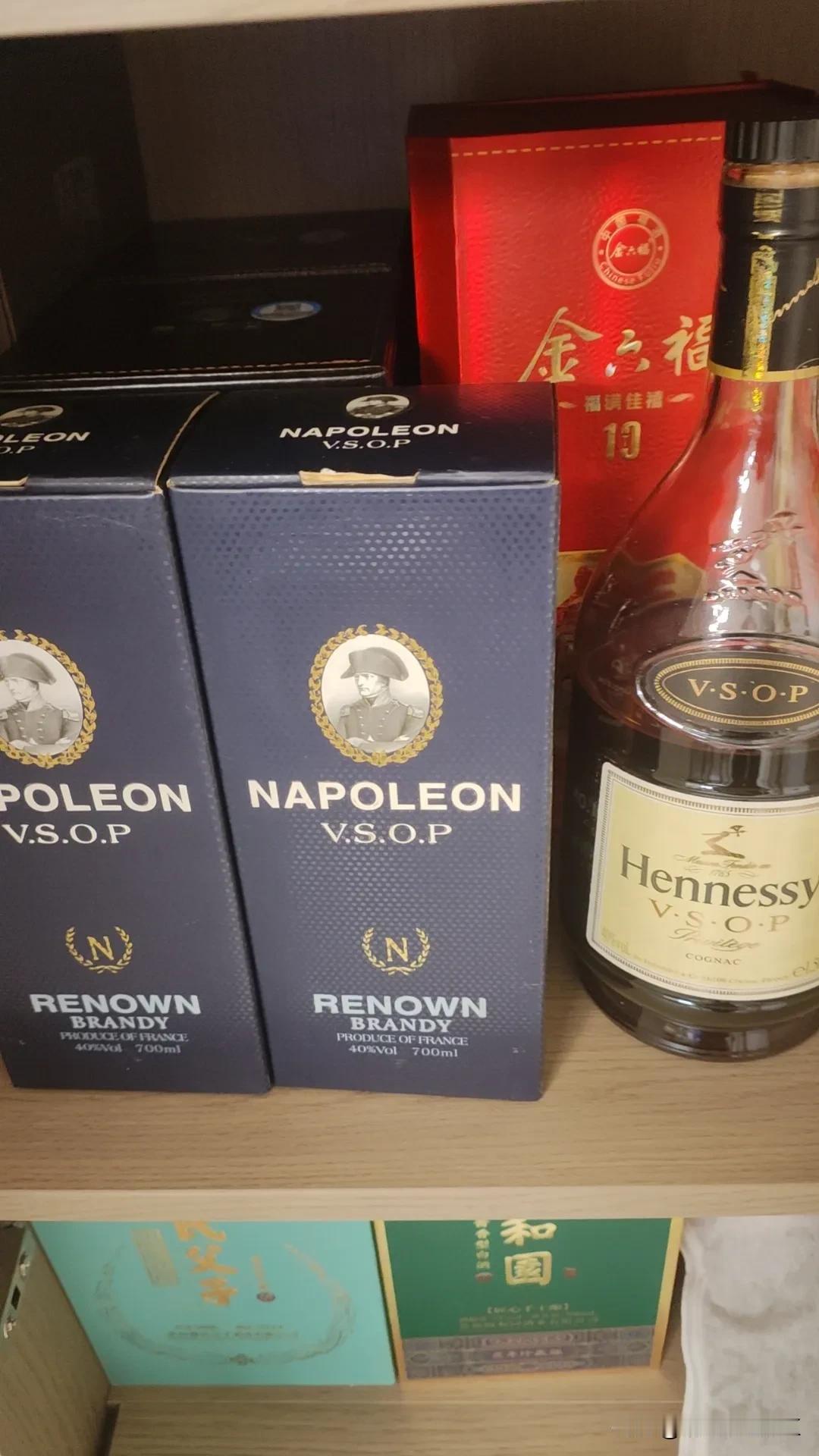 :这对比靠谱，劲酒我就不爱喝，更不喝野格了，如果必须喝一个不喝枪毙那我还是喝劲酒