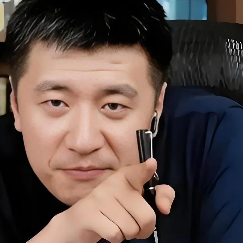 专家张雪峰，说了一个扎心的事实，他说，如果我在某一个银行，存储两个亿，那么我的女