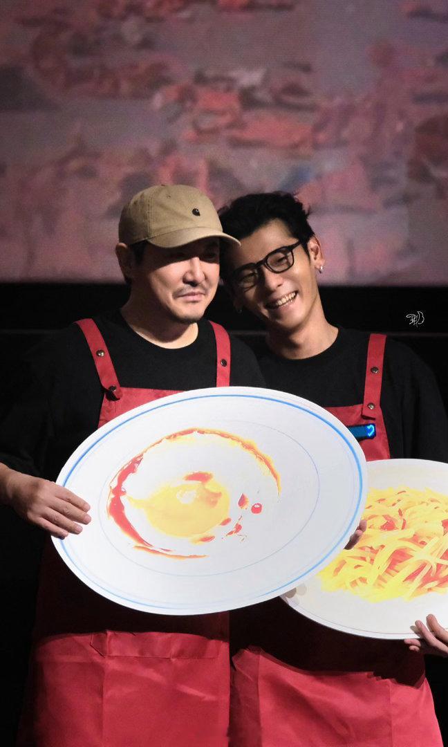真怕蒋奇明在沈腾身边笑岔气了别人健身练腹肌，蒋奇明靠听沈腾讲段子练腹肌，这个独特