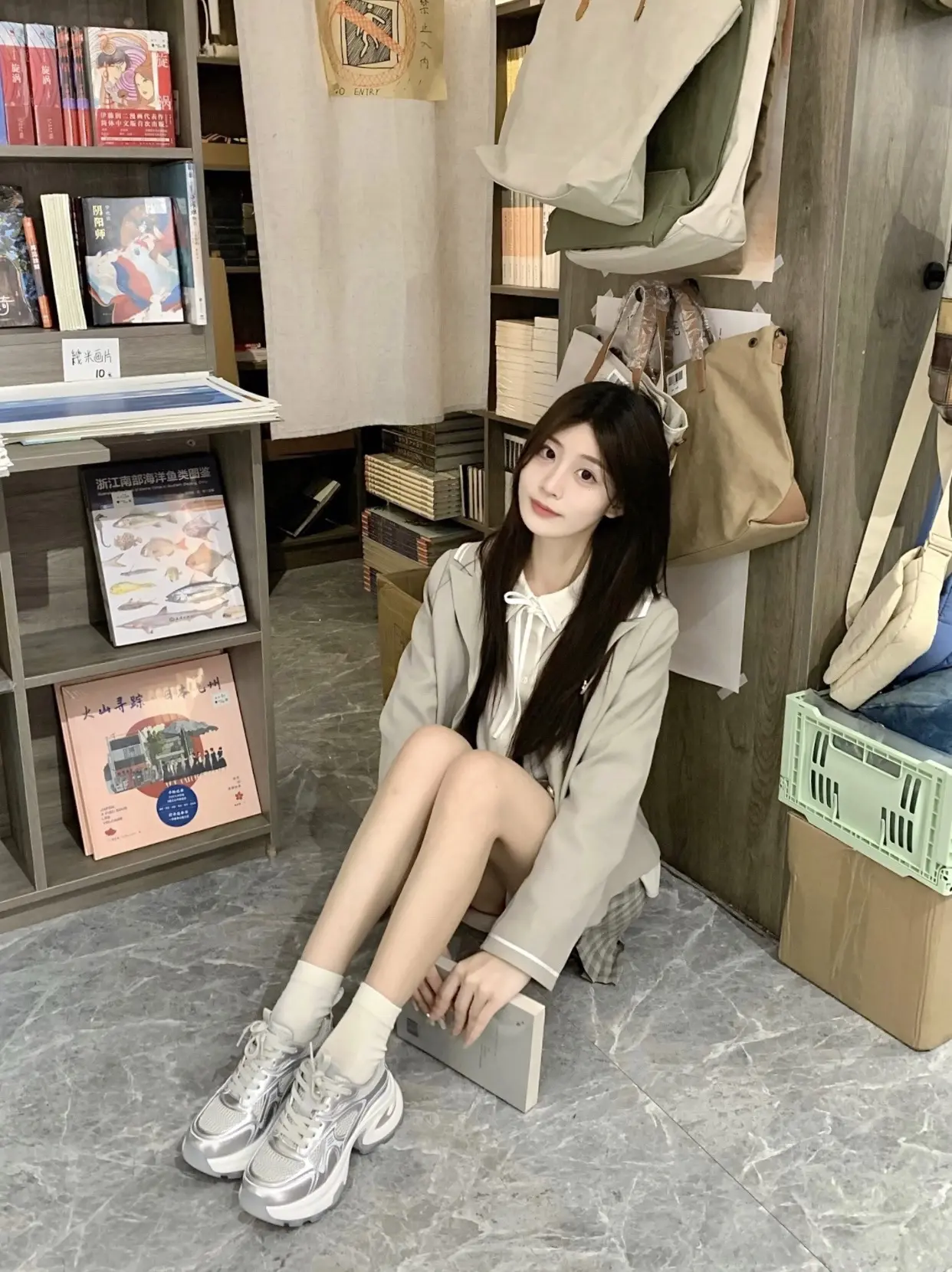 漂亮的脸太多了，所以我只想做幸福的女孩。