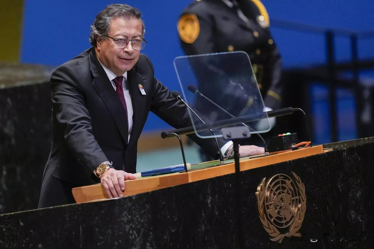 【最新消息：美国对哥伦比亚总统佩特罗实施制裁】
华盛顿时间2025年10月24日