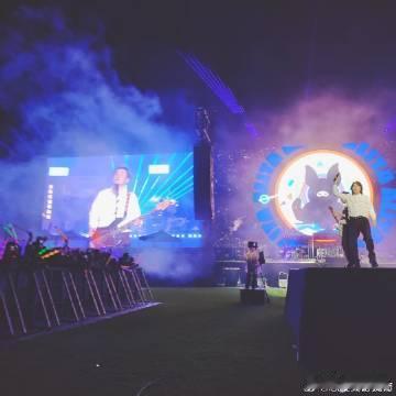 水木年华线下请粉丝吃烧烤 太宠粉了！巡演收官请粉丝吃烧烤，烟火与音乐交织，双向奔