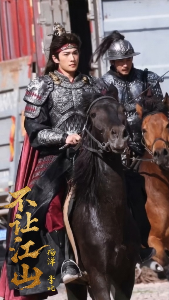 杨洋 昨晚修这两张图，修着修着就睡着了，梦里全是丢丢杨洋李叱杨洋不让江山丢丢大王
