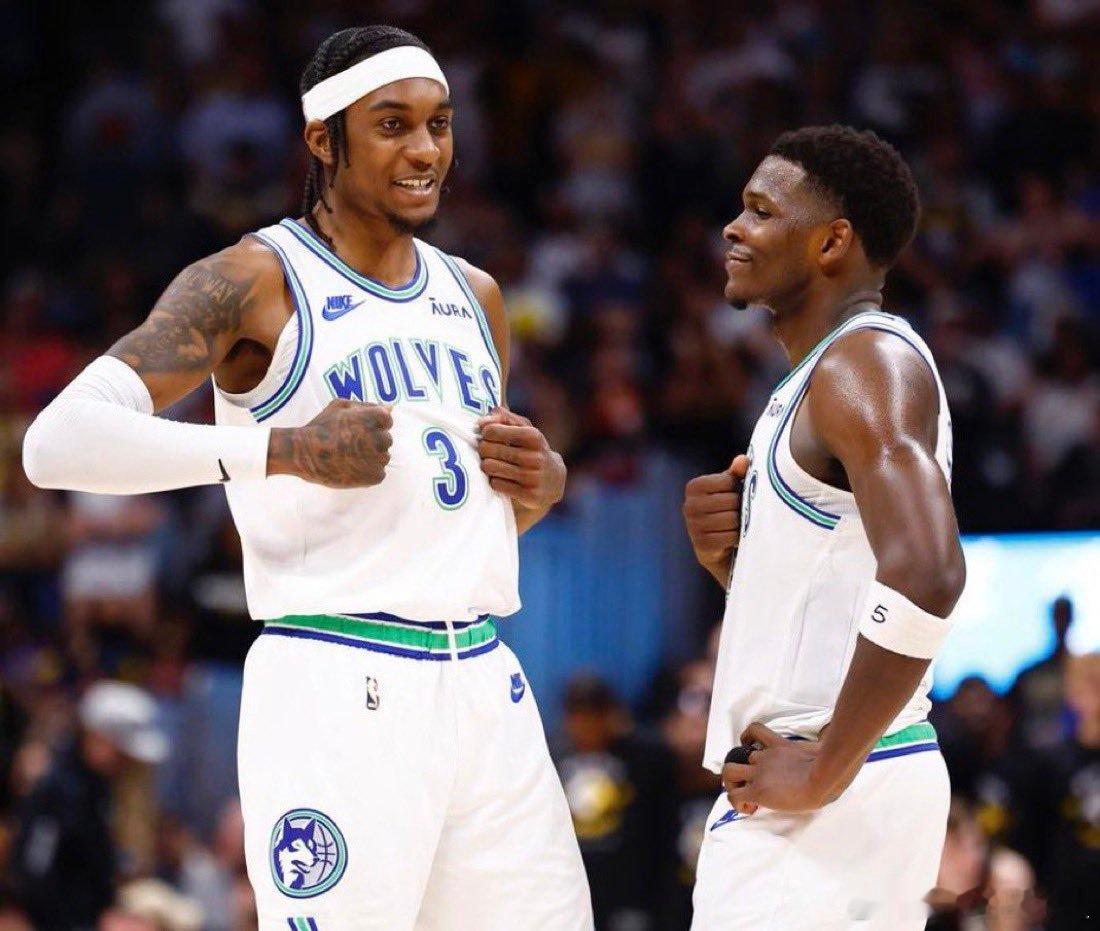 Brett：麦克丹尼尔斯、兰德尔、纳兹-里德都进入森林狼的交易讨论 