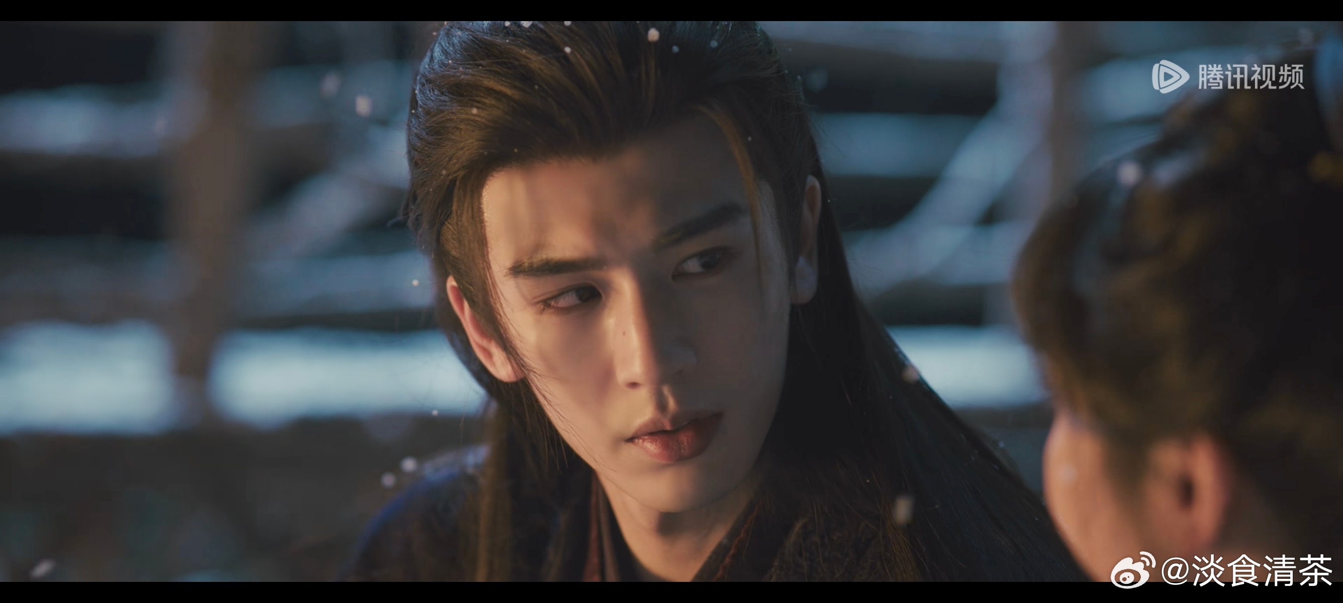 情侣吵架上头了就这样…你一句我一句，谁也不让谁逐玉