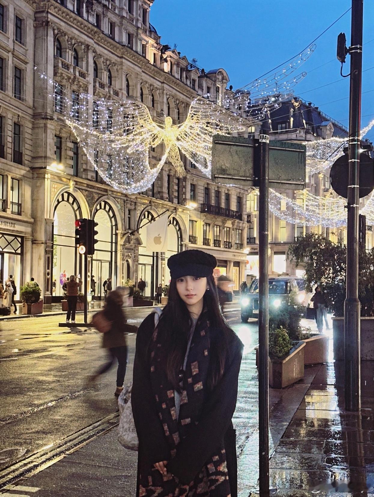 🎞️✨🪽💫🇬🇧  