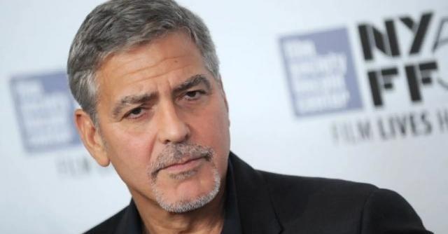 据国家报报道，美国著名演员在意大利库内奥的一场公开活动中，面对台下三千名高中生，