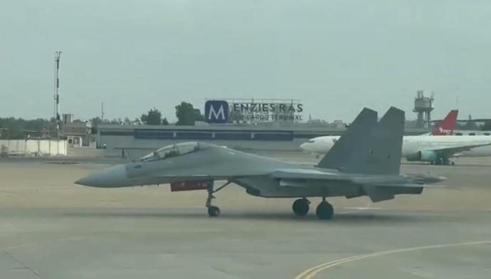 美国敢做初一，那中国必然会做十五！既然美军P-8A反潜巡逻机敢公然飞越台湾海峡威