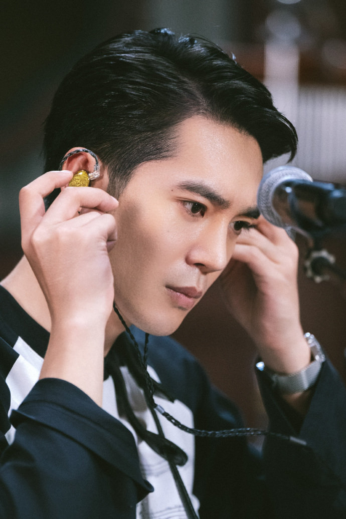 于适演员歌手双向突破于适影视舞台双发力 于适即将迎来上海演唱会，他用多首原创歌曲