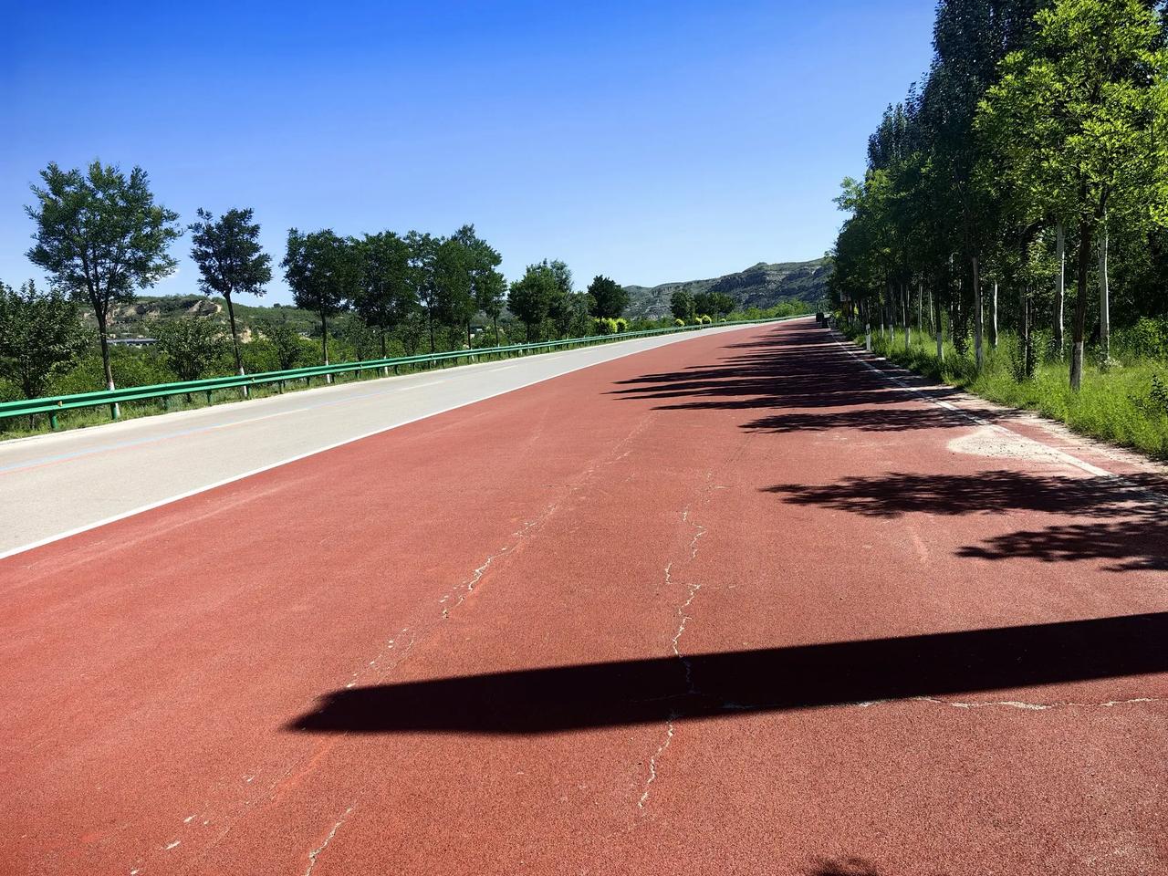 黄河边的这条网红路，如果没有走过，绝对遗憾。
这次避暑旅游陕北，从陕西佳县到府谷