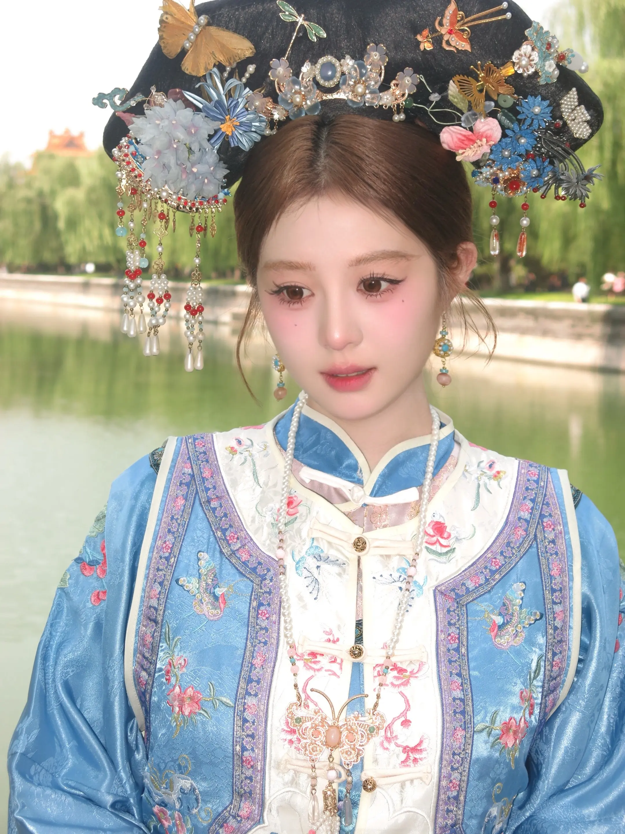 “紫荆城的风水养人 定不会让人玉减香消”
