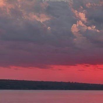 每日一善 [月亮]阳光信用 人生路上，要学会善待，善待他人，可以让人生走得更远；