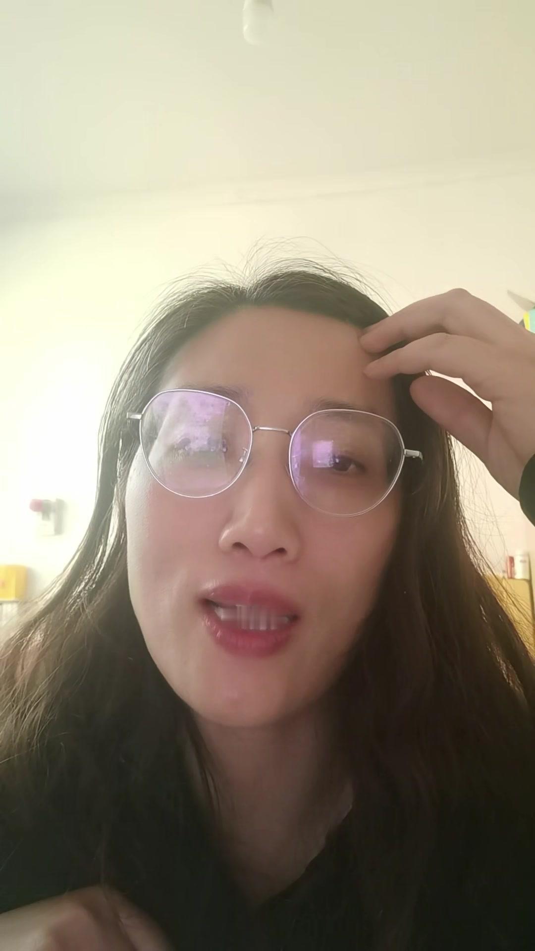 看到一个姐妹分享和愚孝前夫的故事，心里挺不是滋味的。她离婚6年，前夫为了照顾年迈