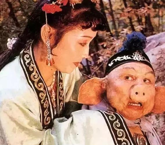 1983年，《西游记》拍到“猪八戒背媳妇”那场戏时，扮演“高小姐”的魏慧丽，向杨