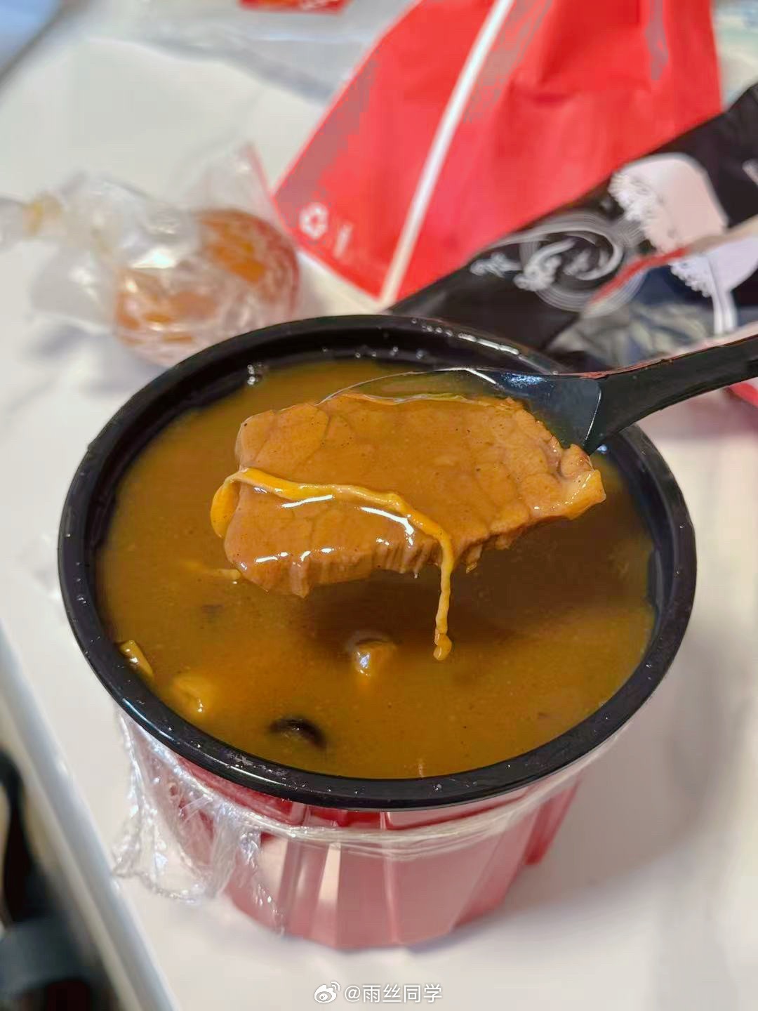 我现在好想来一碗方中山胡辣汤！！可惜宝安没有宝安什么时候能开一家啊！我太爱了！辣