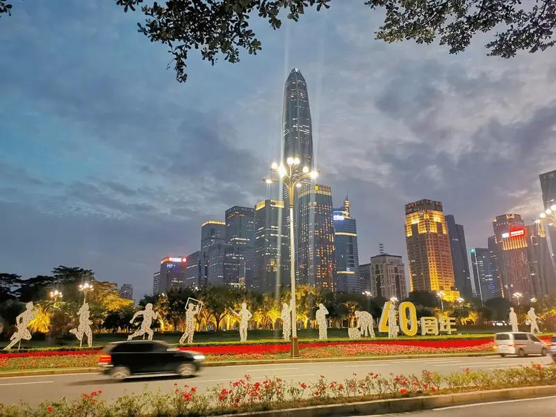 我们都是小村庄出来的，肯定没有大哥这种世界大都市出来的人眼界宽见识广，说实话，现