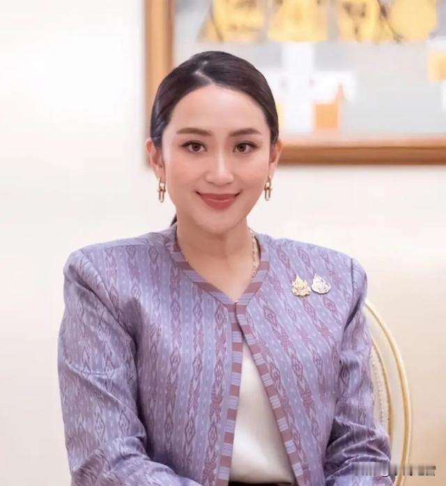 泰柬冲突打得热火朝天，有人就猜佩通坦能不能借这波风浪杀回总理府？答案是：想都别想