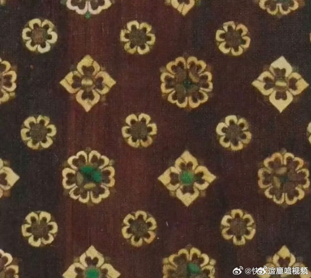 茉莉奶白的靠山是老祖宗 千年之前的唐朝琵琶审美依旧能打，茉莉奶白选用正仓院文物纹