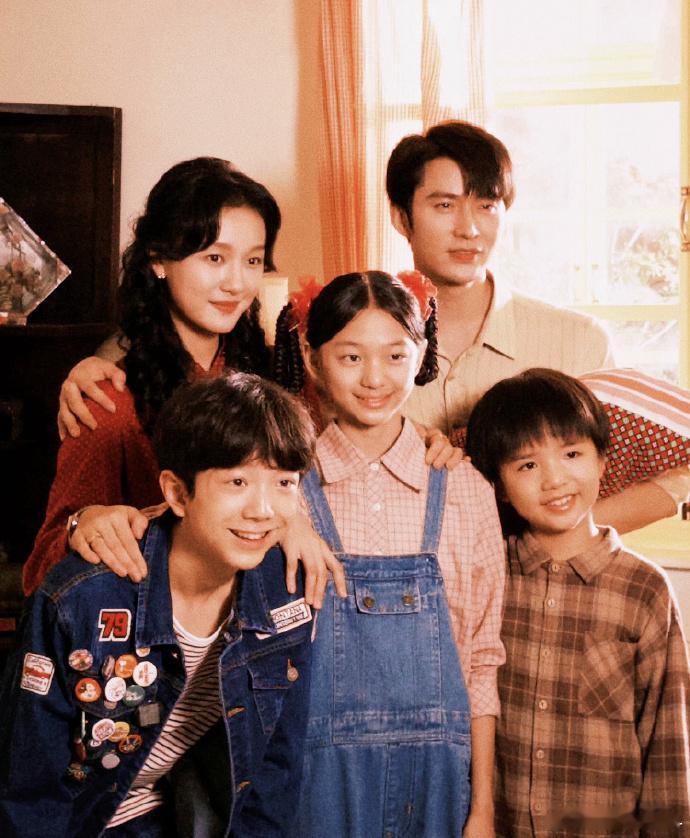 原来短剧的观众偷偷吃这么好 谁懂啊！本以为短剧都是快餐式狗血剧情，结果《家里家外