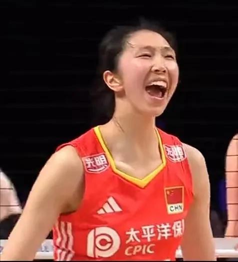 #中国女排#世界女排联赛澳门站，中国1-1日本
中国队的首发阵容没有变化，依然由