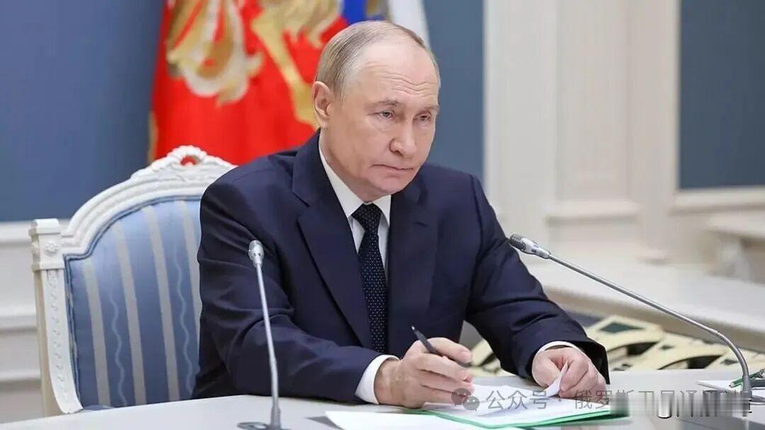 关键时刻，俄罗斯办了件大事，普京签署法令，中国公民在2026年9月14日前可免签