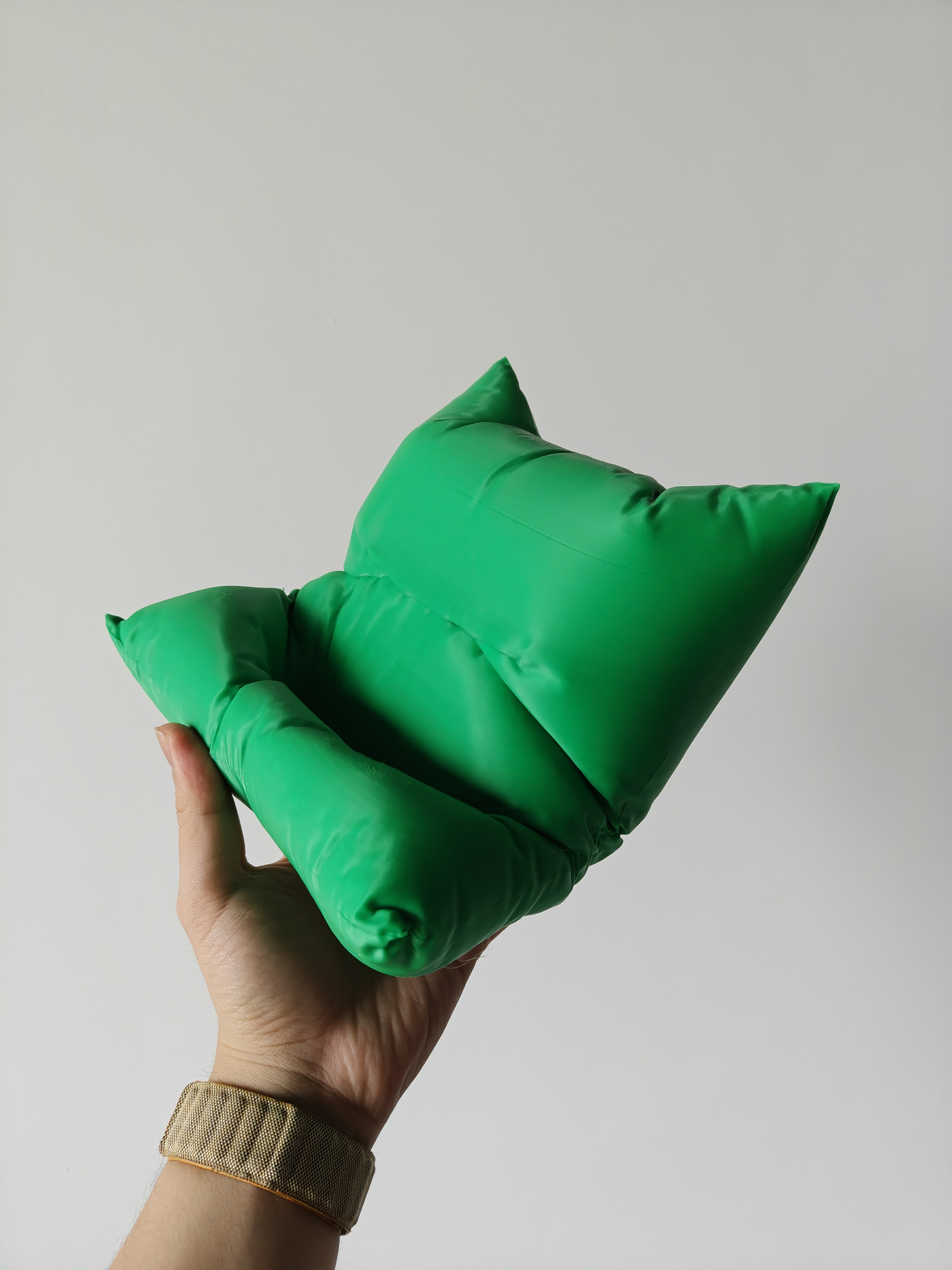 用拓竹 P1S 打的第一个 3D 打印作品猜猜是啥，把我一卷原料用光了 