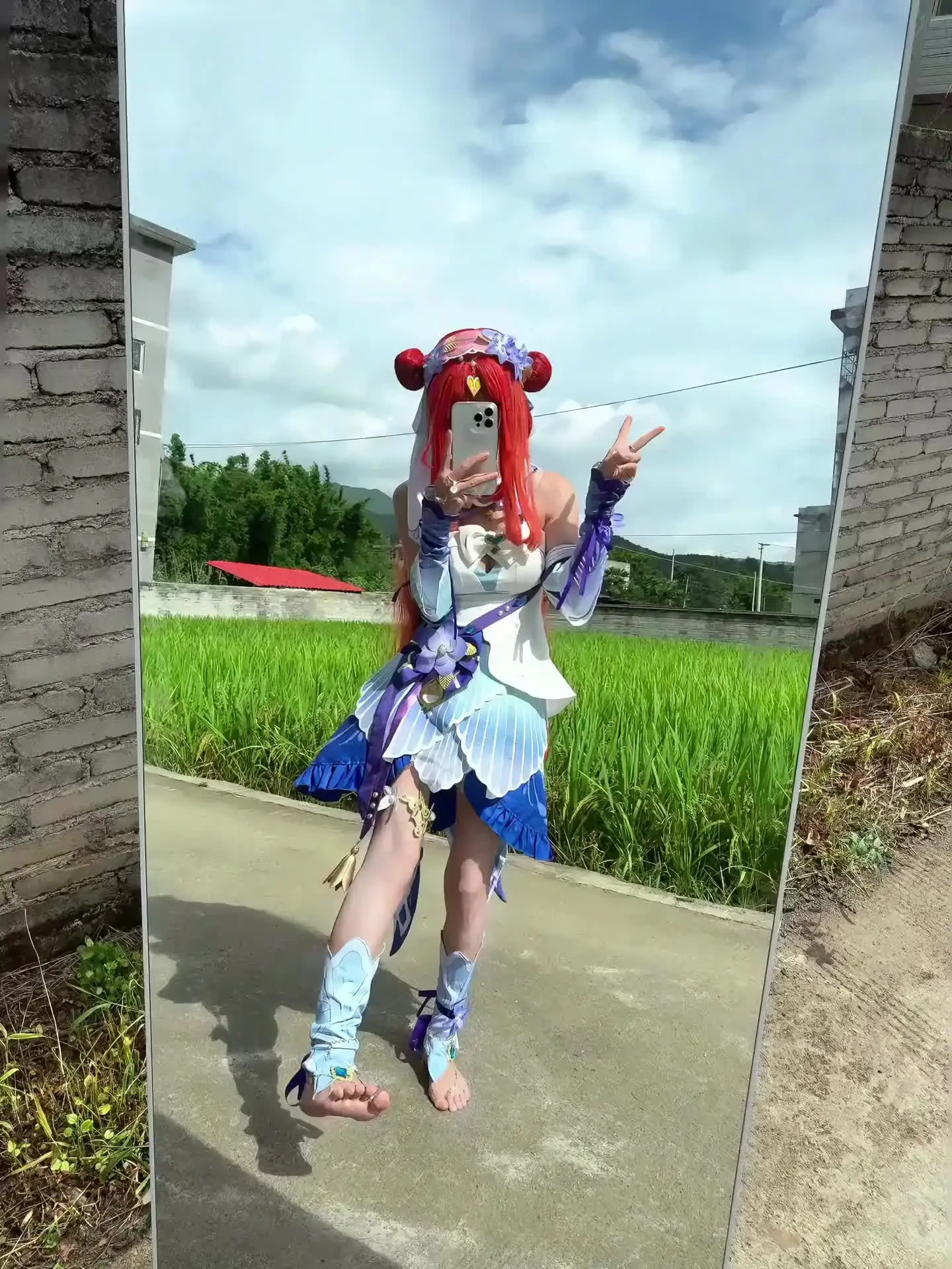 一🦶踢到墙