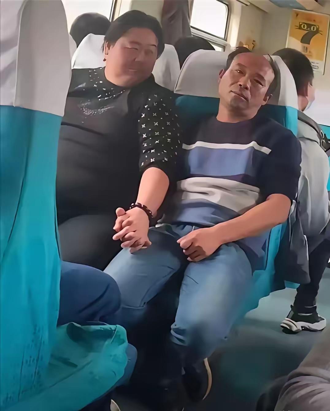 生无可恋的感觉。不过，有妻子温情的牵手，一颗冰冷的心，总会温暖过来。这世间，有荒