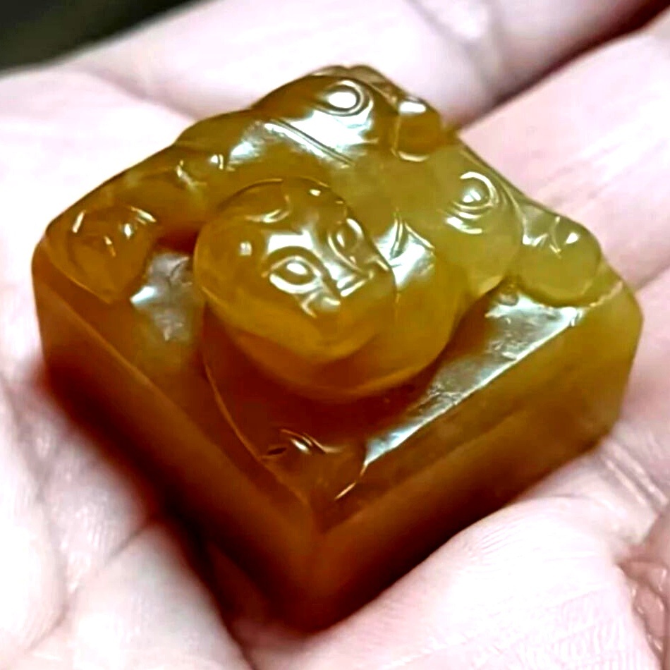 高古玉 汉印，遗留下来的多量不少，基本都在国家博物馆，广大藏家手中，捐献吧？近期