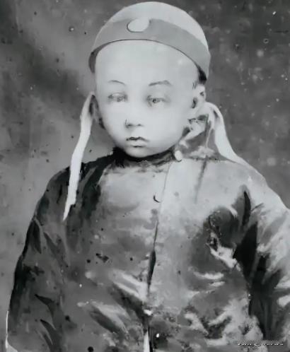 溥仪的身体，是被胆大的宫女掏空的？他童年到底遭遇了什么？1909年的紫禁城，藏着