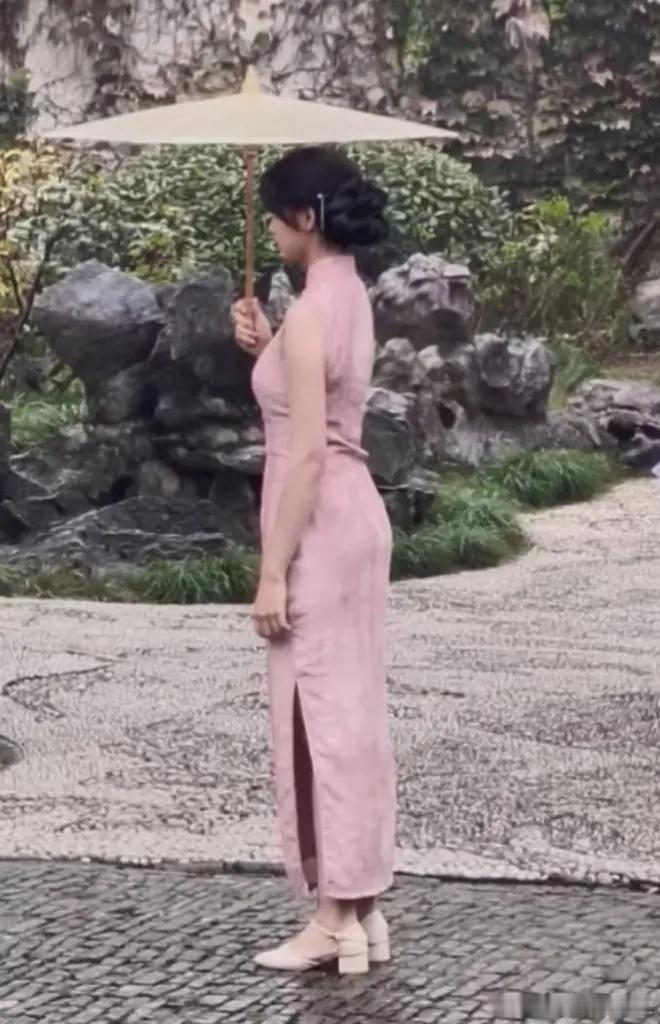 有时候青春期的胖不太好减，艾米年纪再大些就好了 ​​​