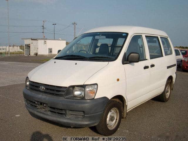 一般认为丰田的热销紧凑级MPV车Noah/Voxy至今有四代，但在这之前“Noa