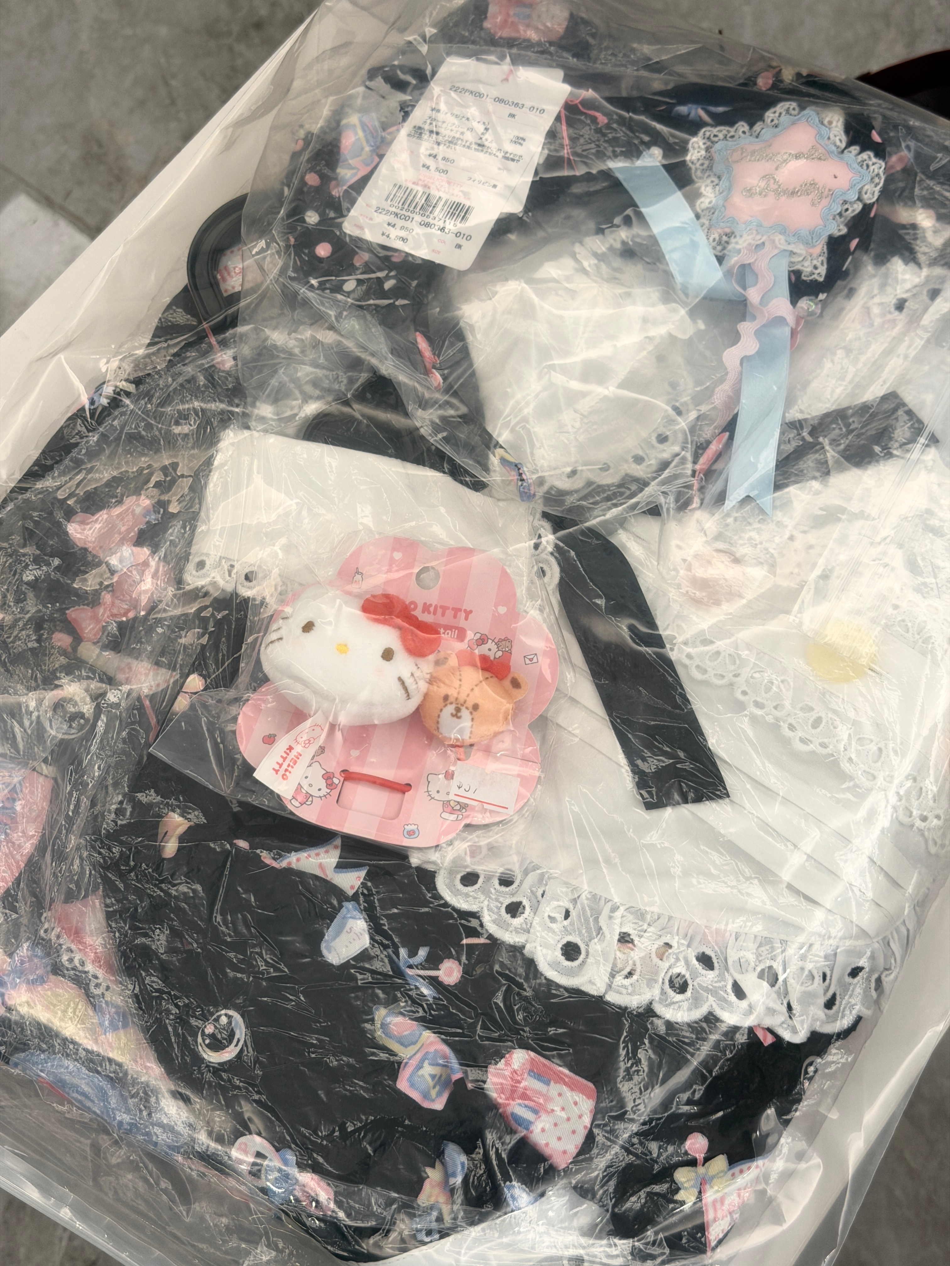 本人的打包向来朴实无华 送点什么三丽鸥小发饰（真货） 谢谢 
