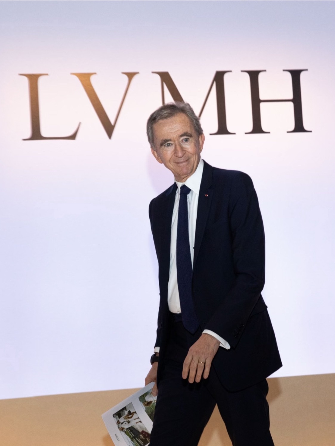LV老板被责令补税1.74亿元我说最近LV怎么疯狂起诉别人，原来是老板被罚补1.