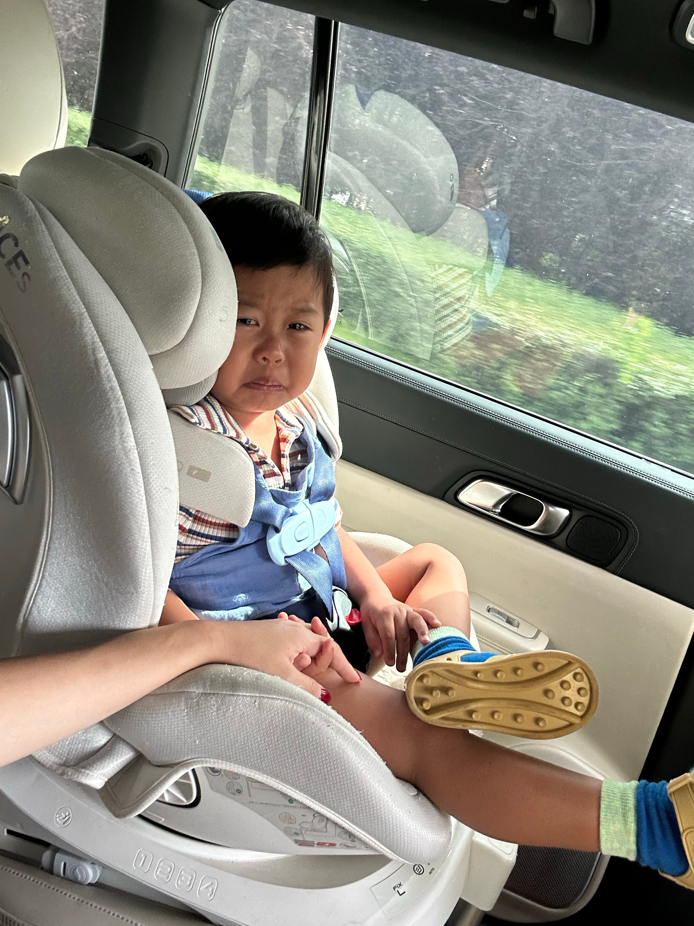 意识到爸爸想哄睡的那一刻： ​​​