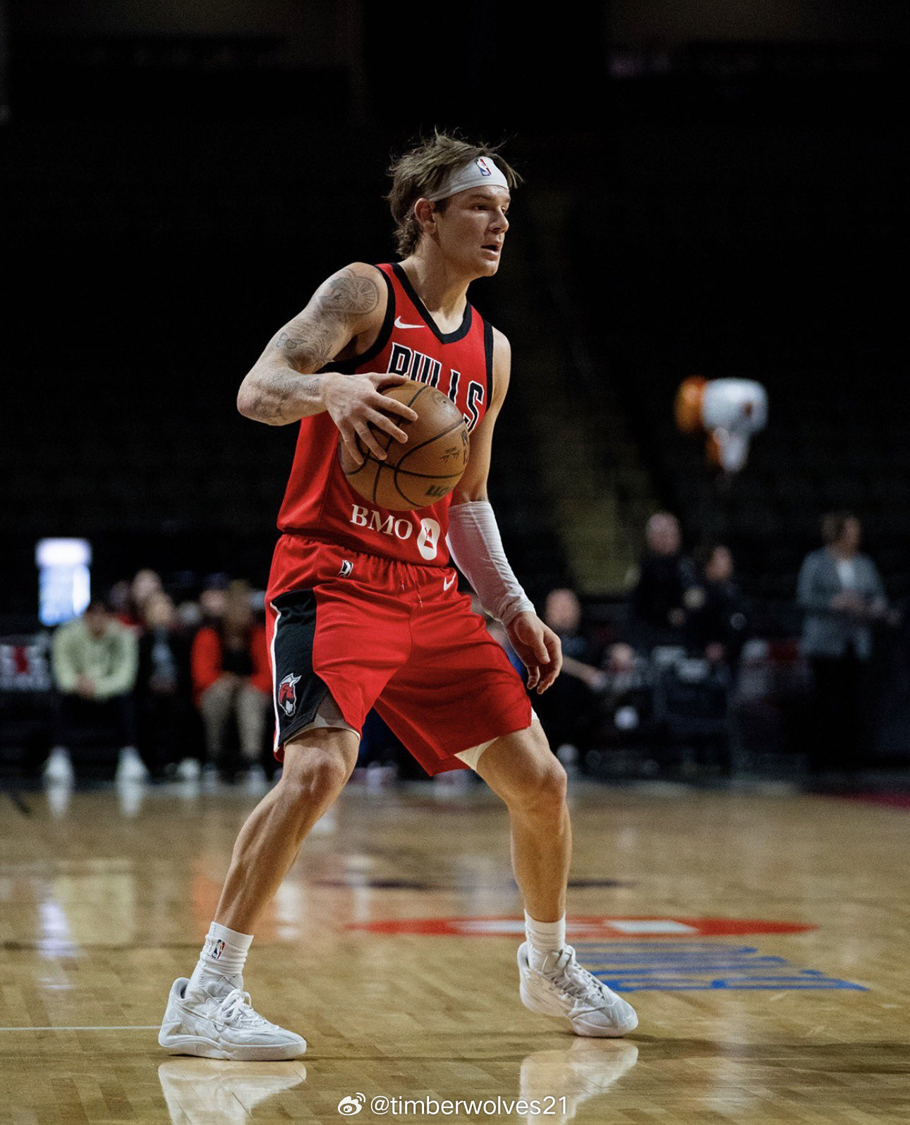 麦克·麦克朗昨晚在发展联盟的表现：54分10次助攻7个篮板投篮 34投18中三分