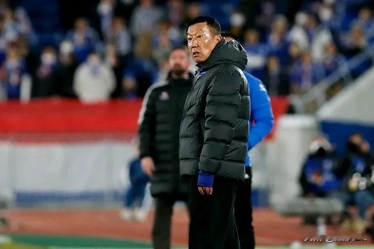 崔康熙谢谢你了，成耀东终于明智一回，轻微缓解泰山队用人危机。
  媒体消息，国奥