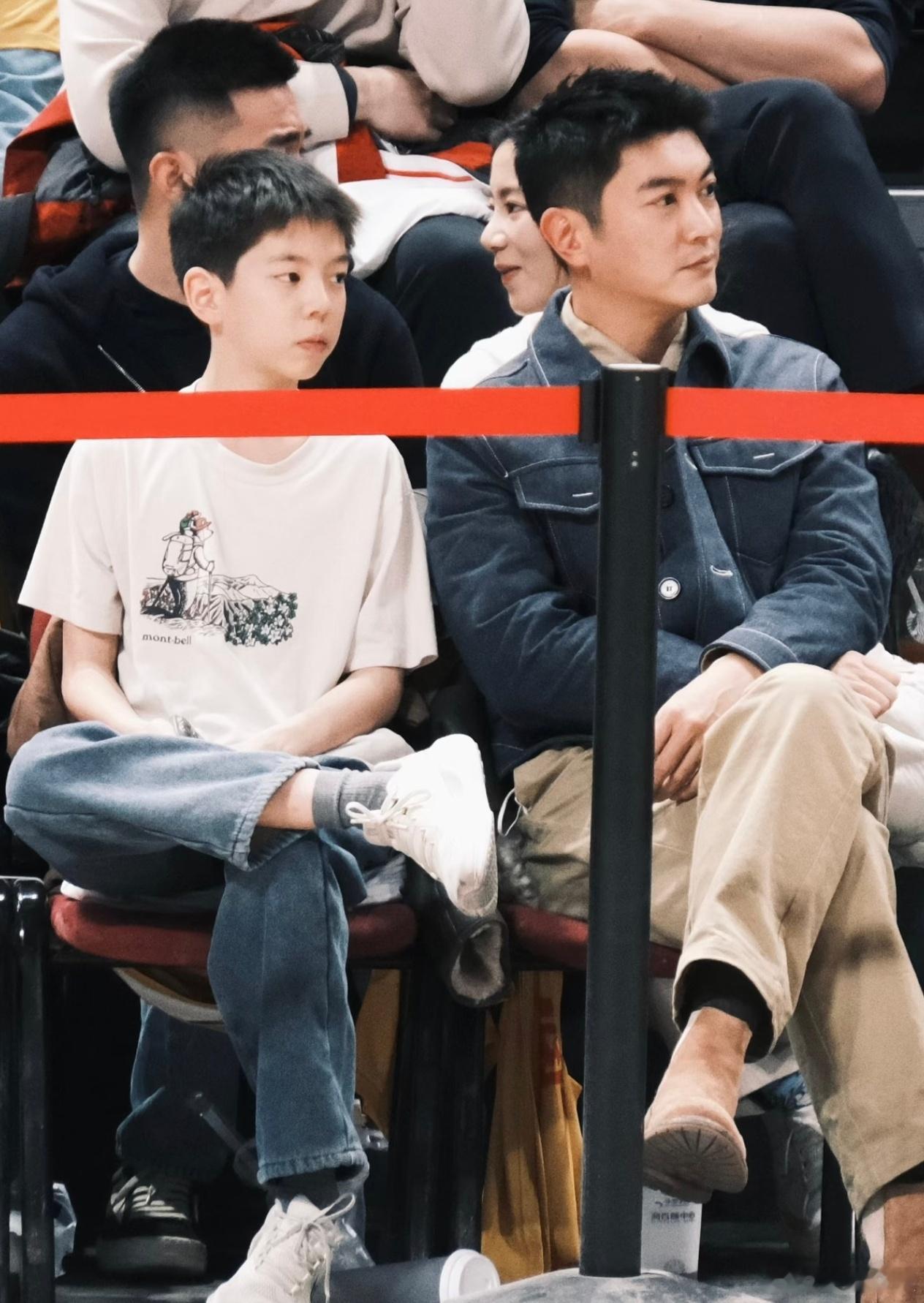 12岁嗯哼近照嗯哼长这么大了 嗯哼等比例长大 