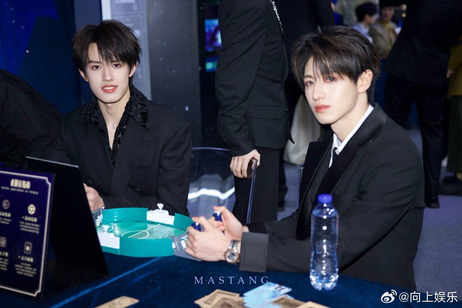 朱志鑫张极生图好权威朱志鑫 张极生图好权威啊，帅哥的旁边还是帅哥，期待两位的红毯