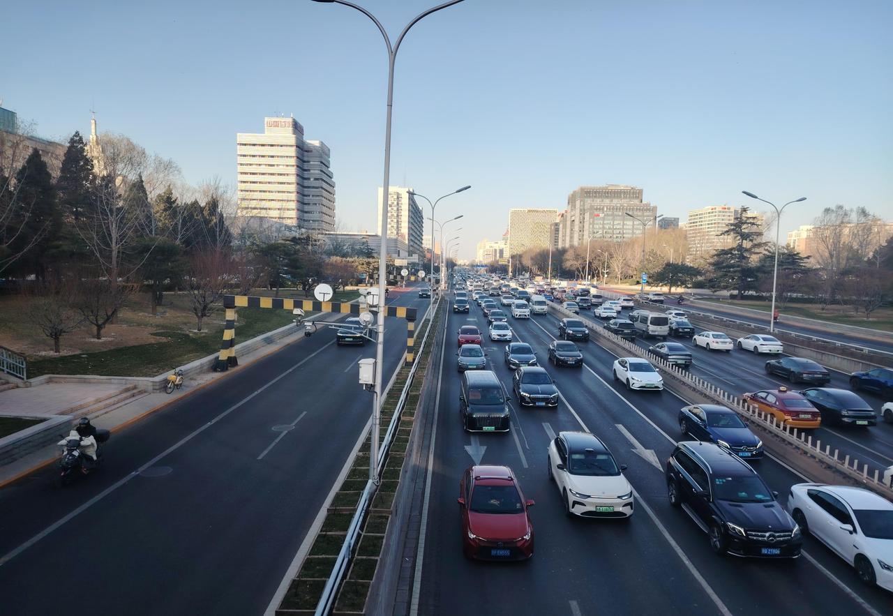 今天是来北京的第四天，也是正式开启家政工作的第一天。照顾老人四小时，老人给二百块