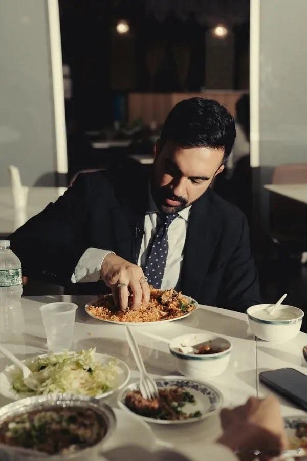 马姆达尼确诊了！他只是其中一个


  很多人都关注纽约新选的市长马姆达尼，但其