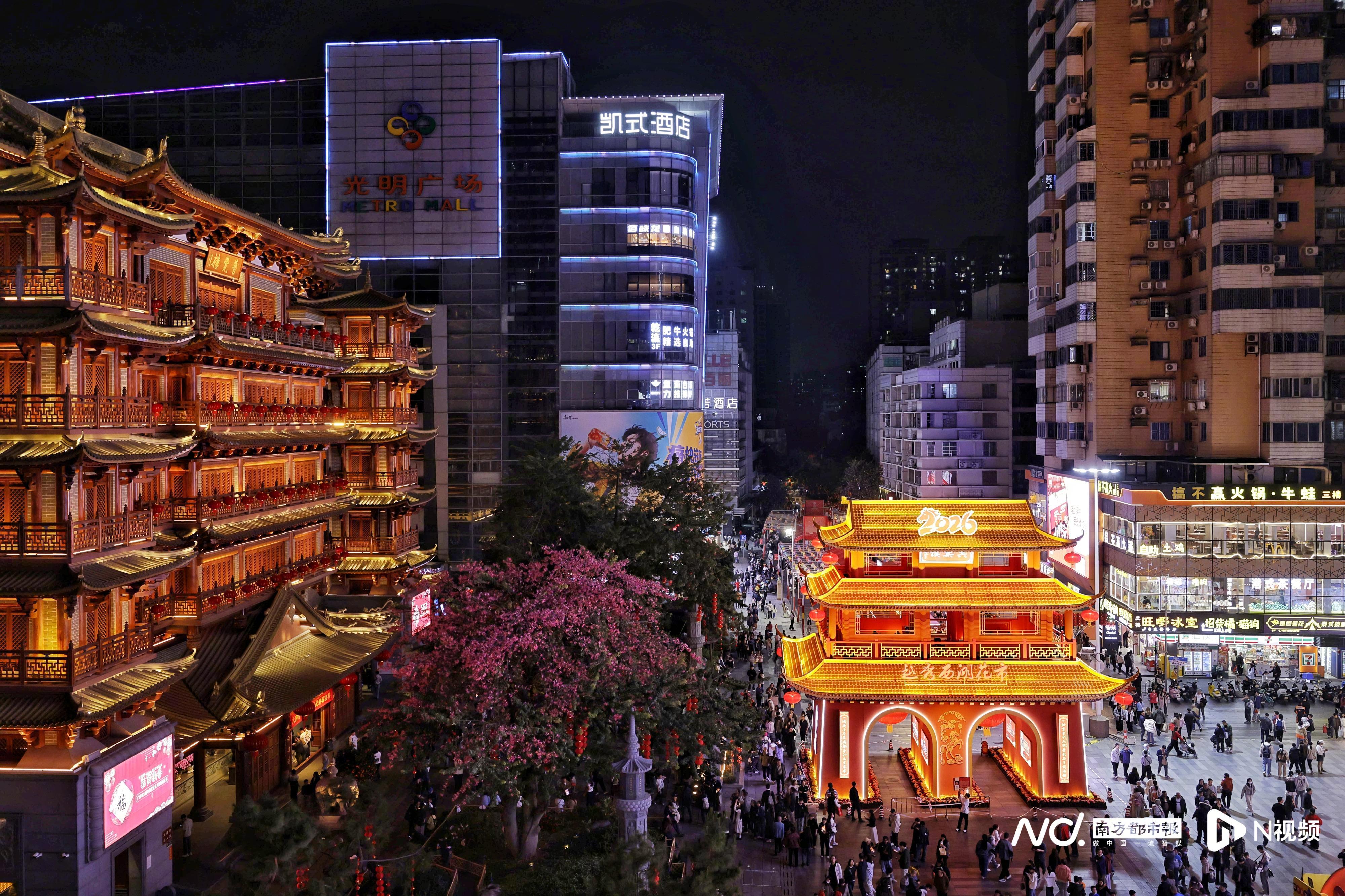 【#越秀西湖花市主牌楼试亮灯#，穿越打卡宋代“广州第一高楼”】#穿越打卡宋代广州