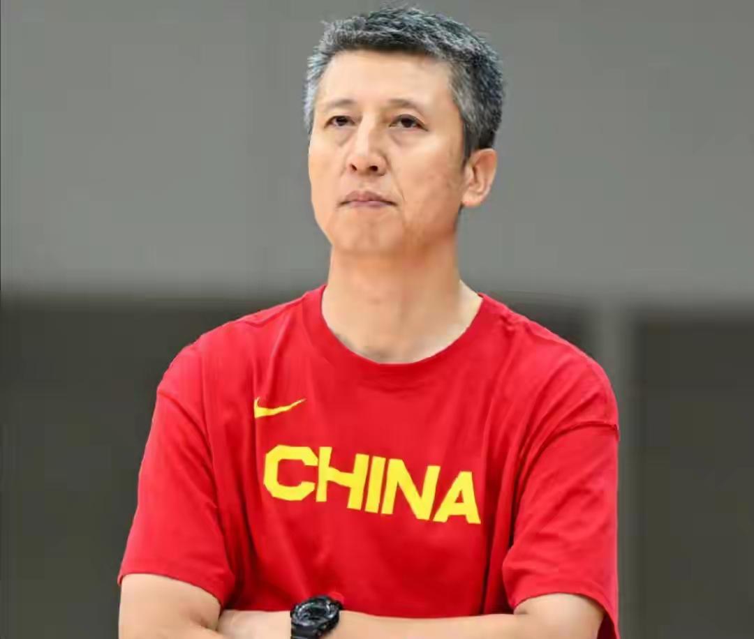今晚全国球迷都应该很心痛！
在这个日子里郭教练又帅中国男篮狂输十九分[流泪][流